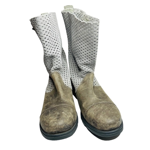 Sorel Major Pull On Perforated Laser Cut Leather Boots Beige &‎ Gray Women’s 8.5 - Picture 3 of 11